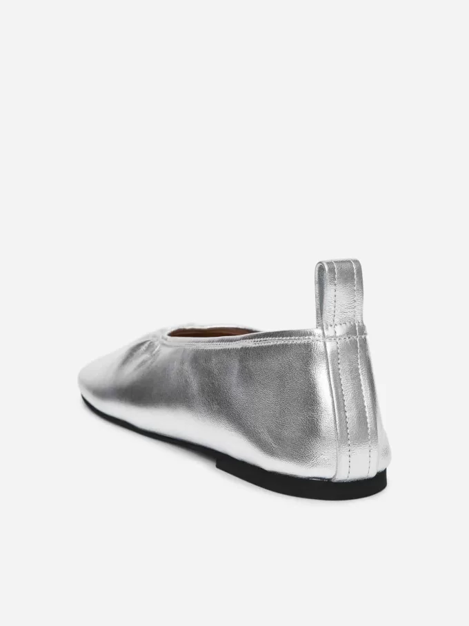 Ballerinas aus Leder Ballerinas aus Leder