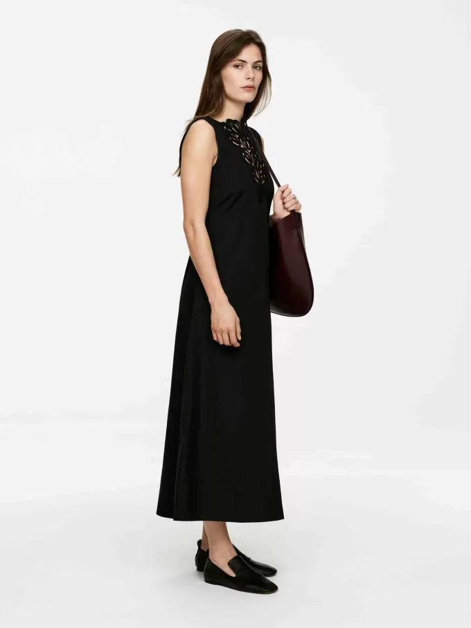 Besticktes Kleid Besticktes Kleid