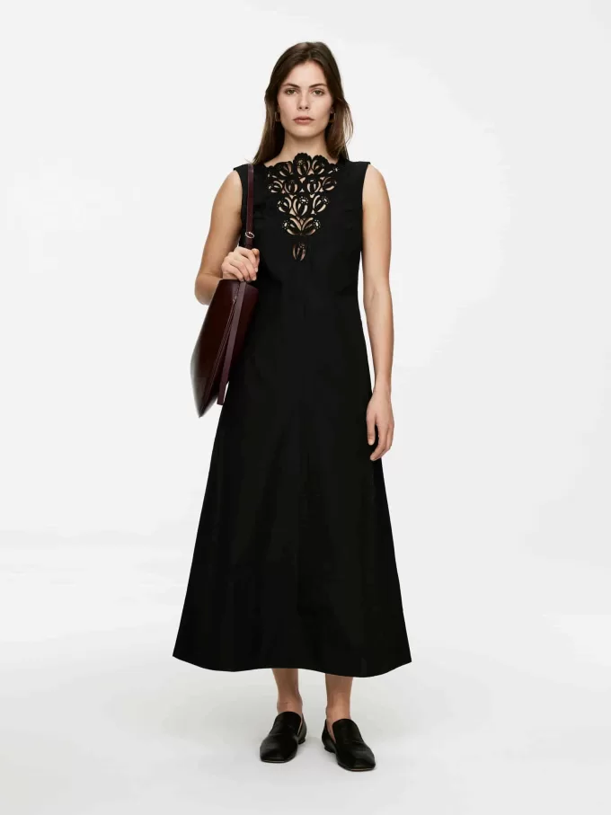 Besticktes Kleid Besticktes Kleid