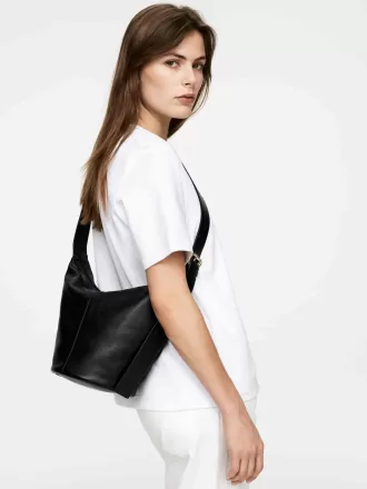 Beuteltasche aus Leder Beuteltasche aus Leder