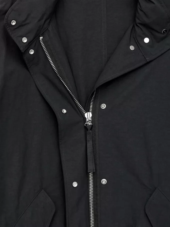 Fischschwanzparka aus Nylon Fischschwanzparka aus Nylon