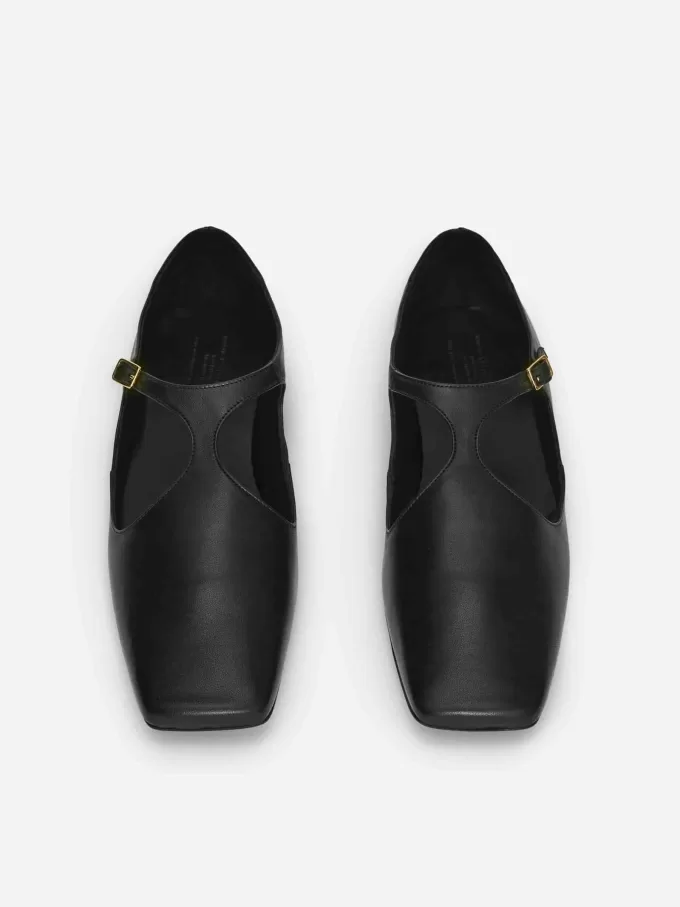 Flache Lederschuhe mit Schnalle Flache Lederschuhe mit Schnalle