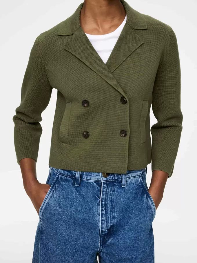 Gestrickte Baumwolljacke Gestrickte Baumwolljacke