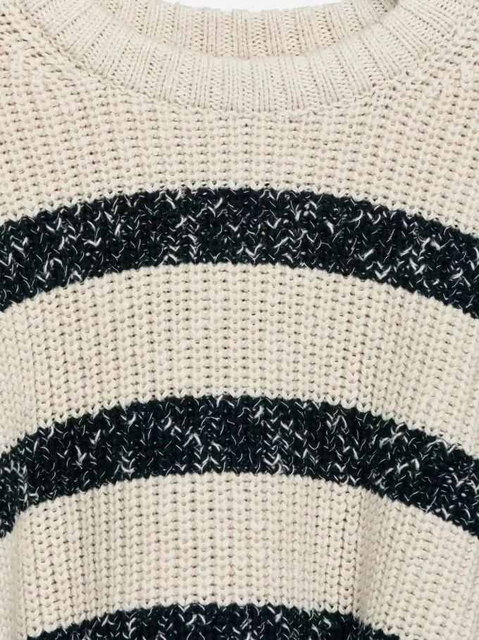 Gestrickter Baumwollpullover Gestrickter Baumwollpullover