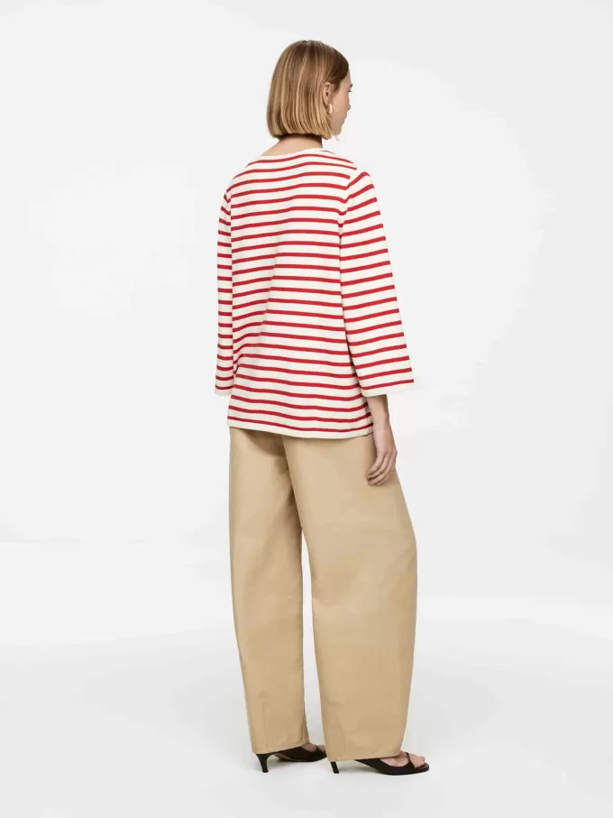 Gestrickter Baumwollpullover Gestrickter Baumwollpullover