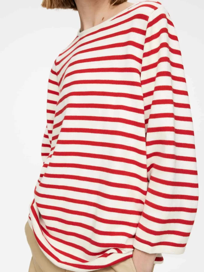 Gestrickter Baumwollpullover Gestrickter Baumwollpullover