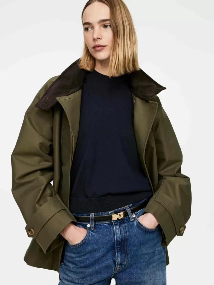 Gestricktes T-Shirt aus Merinowolle Gestricktes T-Shirt aus Merinowolle