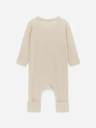 Glattgerippter Pyjama für Neugeborene