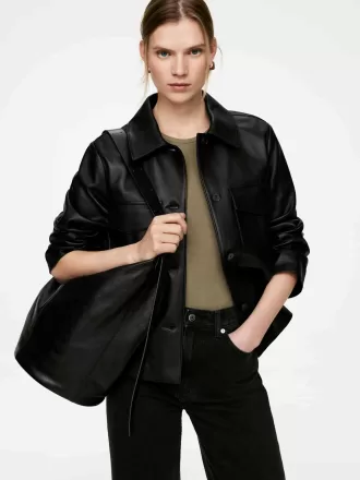 Große Beuteltasche aus Leder Große Beuteltasche aus Leder