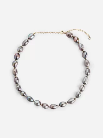 Halskette mit Süßwasserperlen Halskette mit Süßwasserperlen