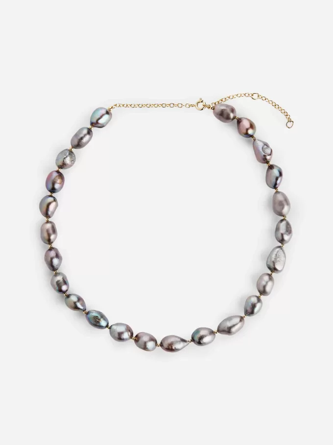 Halskette mit Süßwasserperlen Halskette mit Süßwasserperlen