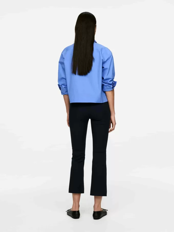 Kurz geschnittenes Baumwollhemd Kurz geschnittenes Baumwollhemd