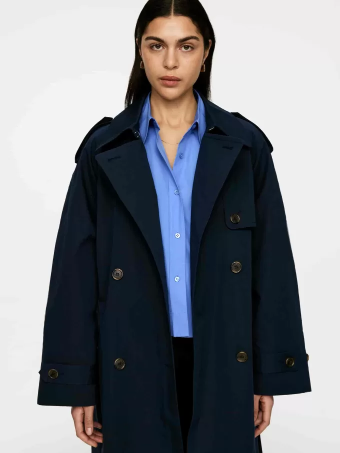 Kurz geschnittenes Baumwollhemd Kurz geschnittenes Baumwollhemd