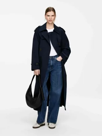 Mittelgroße, gebogene Umhängetasche