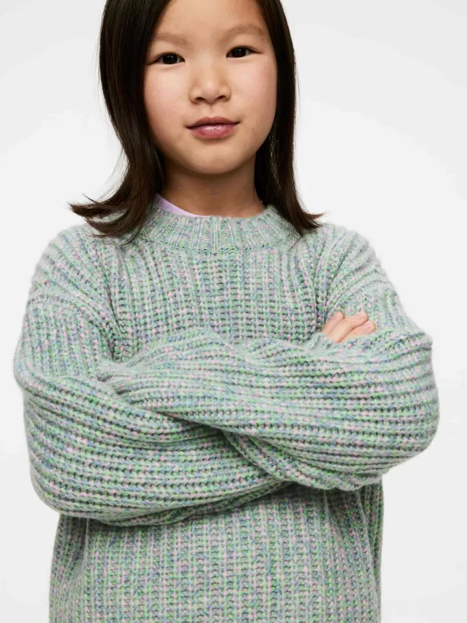 Pullover aus raumgefärbter Wolle Pullover aus raumgefärbter Wolle