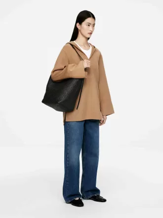 Tragetasche aus gewebtem Leder