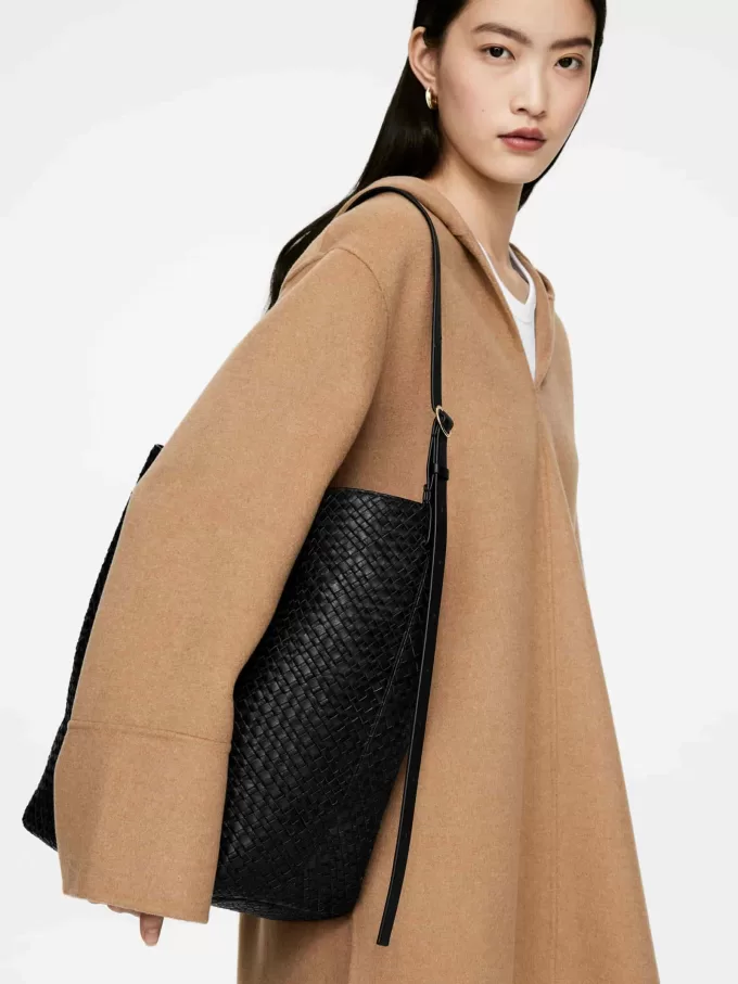 Tragetasche aus gewebtem Leder Tragetasche aus gewebtem Leder