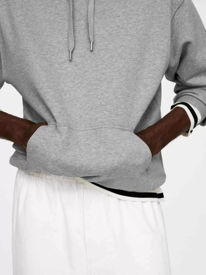 Entspannter Kapuzenpullover