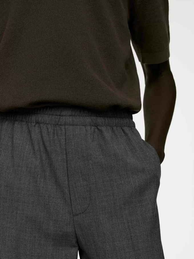 Hose aus Wolle mit Kordelzug