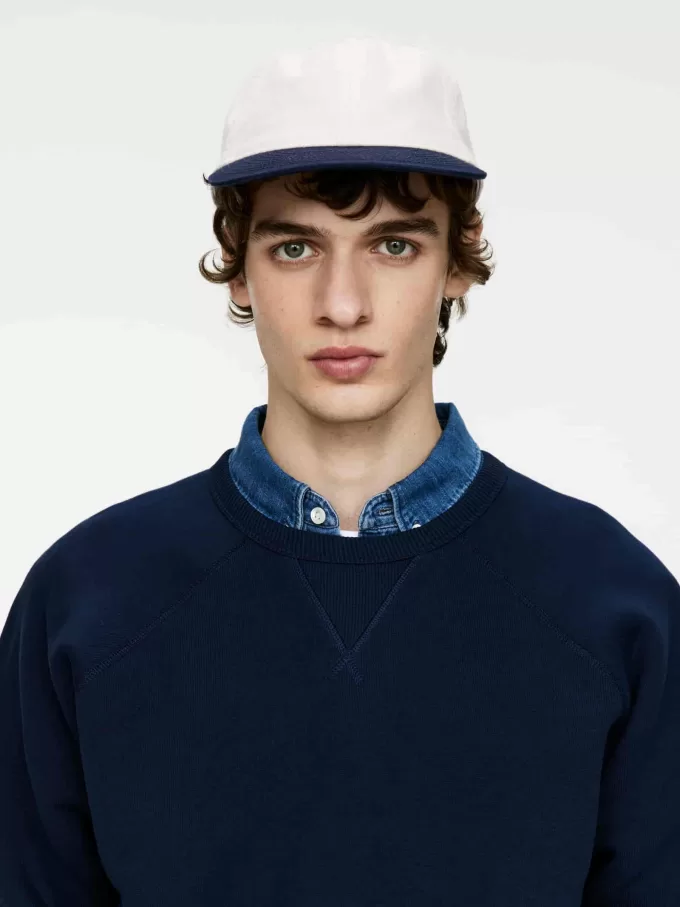 Kappe in Kontrastfarbe Kappe in Kontrastfarbe