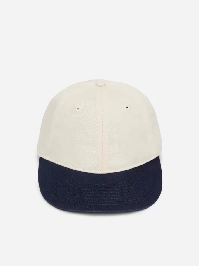 Kappe in Kontrastfarbe Kappe in Kontrastfarbe