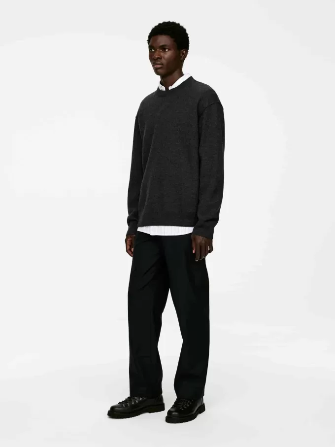 Rundhalspullover aus gekochter Wolle Rundhalspullover aus gekochter Wolle