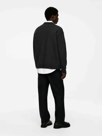 Rundhalspullover aus gekochter Wolle