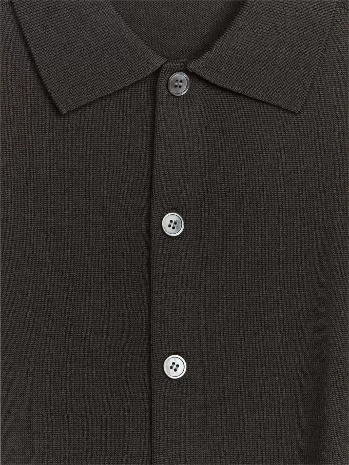 Strickjacke aus Wolle Strickjacke aus Wolle