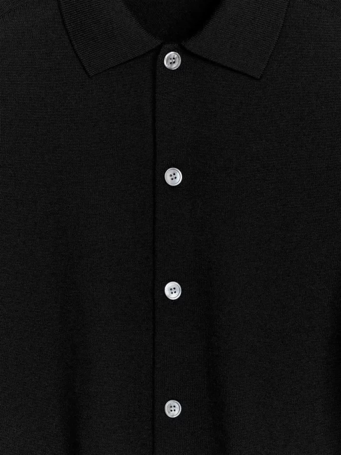 Strickjacke aus Wolle Strickjacke aus Wolle